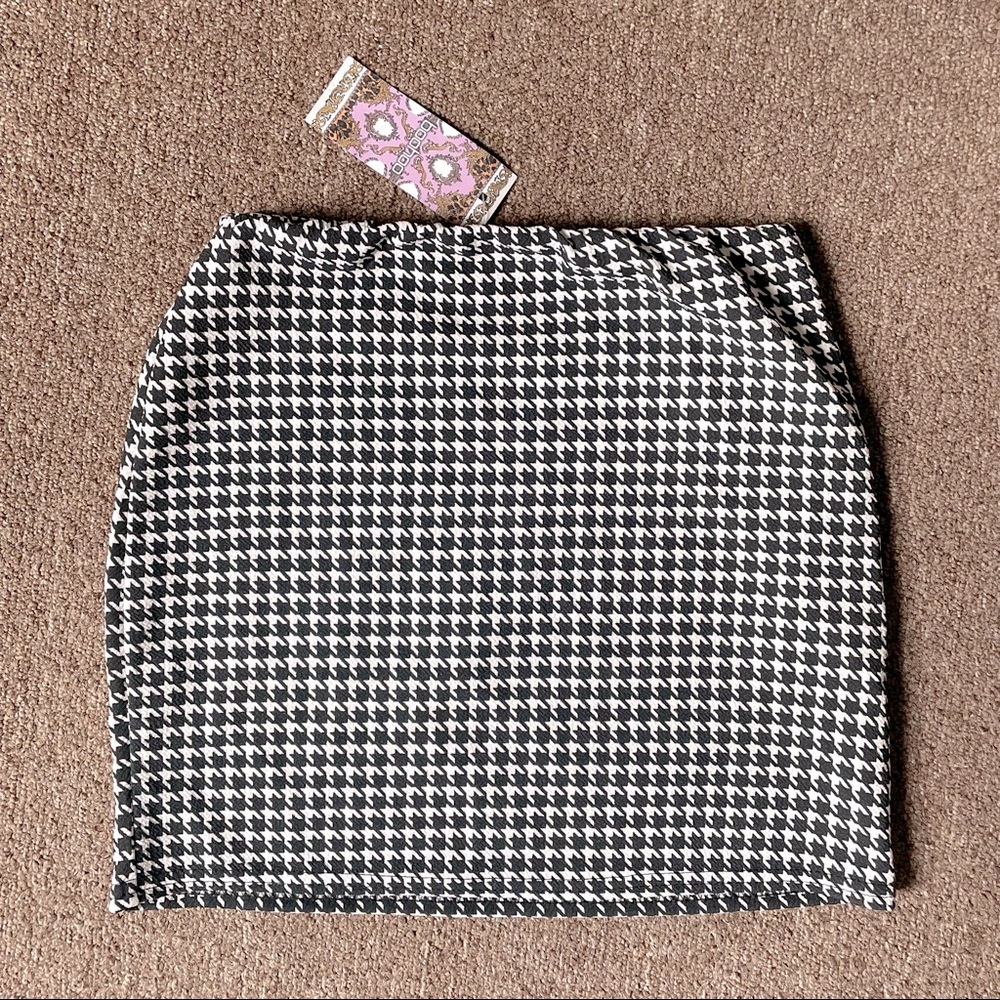 Petite Dogtooth Mini Skirt